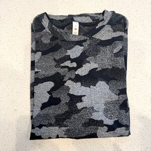 Lululemon camo top